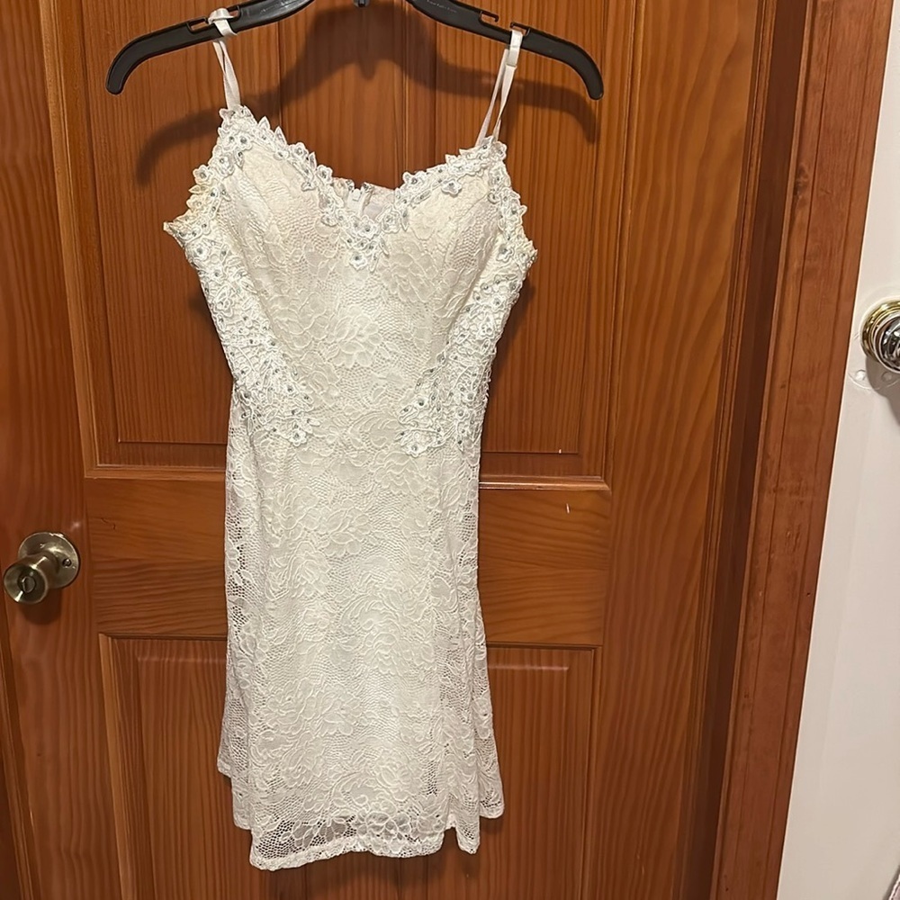 Juniors white cocktail dress - Picture 7 of 7